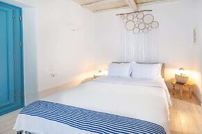 Karkos Beachfront Villa  Private pool