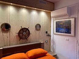 Apartment - Sleeps 2 & Swimming Pool