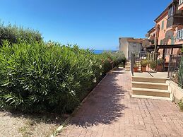 Apartment - Sleeps 2 & Swimming Pool