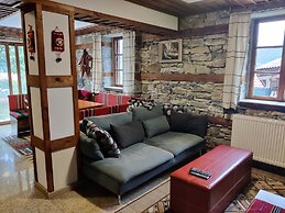 Lovely 4-bed House in Kosti