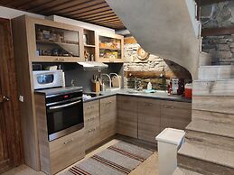 Lovely 4-bed House in Kosti