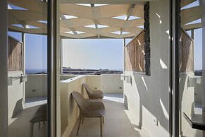Adorno Oia