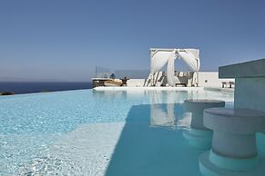 Adorno Oia