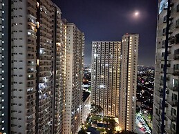 High-Tech Studio at Grass Residences -2 persons only, Quezon City