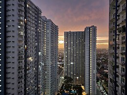High-Tech Studio at Grass Residences -2 persons only, Quezon City