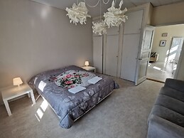Superior 2-bed Apartment in Kotka. Sauna Facility