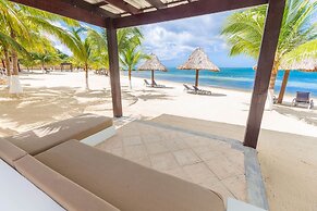 Pristine Bay 1003 3 Bedroom Home by RedAwning