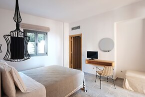 Margo Beach Hotel