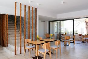 Margo Beach Hotel