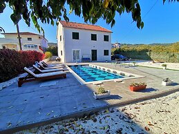 Holiday Home Nino With Amazing Swimming Pool