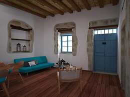 Kambos House
