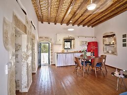 Kambos House