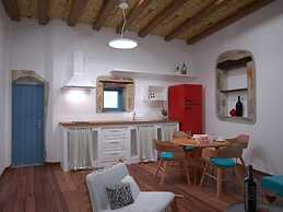 Kambos House
