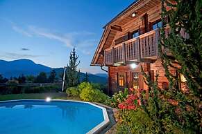 Chalet Podgorje With Pool