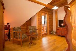 Chalet Podgorje With Pool