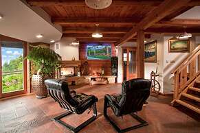 Chalet Podgorje With Pool