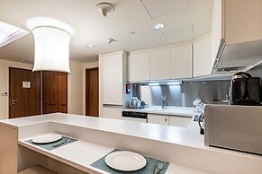 Spacious Studio Partial Burjview at The Address Dubai Mall