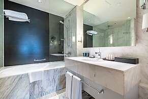 Spacious Studio Partial Burjview at The Address Dubai Mall