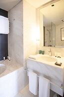 Spacious Studio Partial Burjview at The Address Dubai Mall