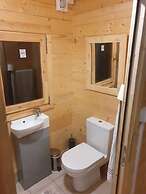 Log Cabin on the Lake - Sleeps 4 & Jacuzzi