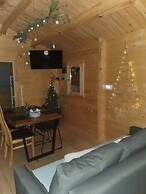 Log Cabin on the Lake - Sleeps 4 & Jacuzzi