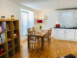 Remarkable 2 Bed Apartment in Edinburgh