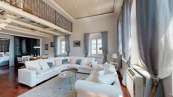 Bajamonti Penthouse in Desković Palace
