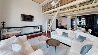 Bajamonti Penthouse in Desković Palace