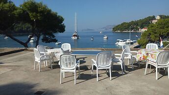 Beach Front Villa a Stone Throw Away From the sea