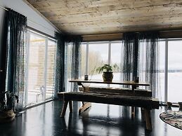 Liljekonvalj Cottage Overlooking the River Sauna
