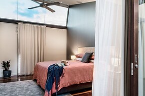 Your Luxury Escape - On The Bay 2