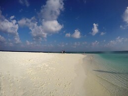Adroit Beach Inn