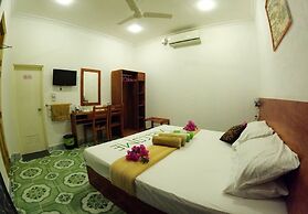 Adroit Beach Inn