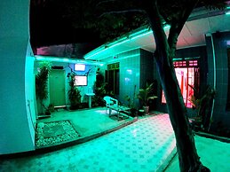 Adroit Beach Inn