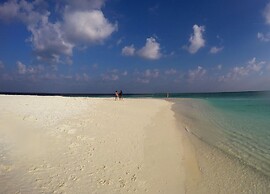 Adroit Beach Inn
