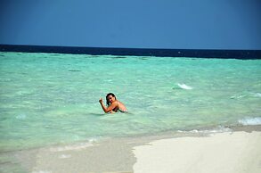 Adroit Beach Inn