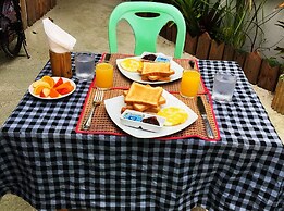 Adroit Beach Inn