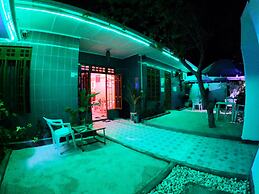 Adroit Beach Inn