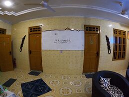 Adroit Beach Inn