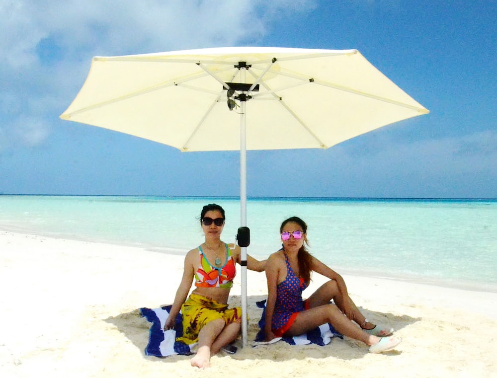 Adroit Beach Inn