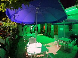 Adroit Beach Inn