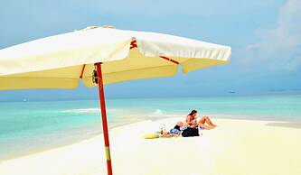 Adroit Beach Inn