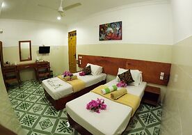 Adroit Beach Inn