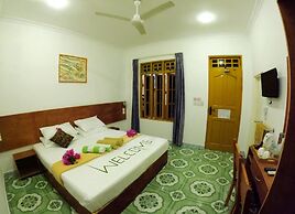 Adroit Beach Inn