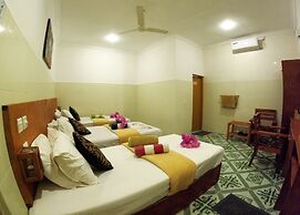 Adroit Beach Inn