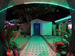 Adroit Beach Inn