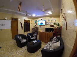 Adroit Beach Inn