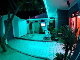 Adroit Beach Inn