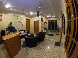 Adroit Beach Inn