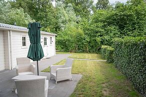 Enjoyin Luxury Chalet With Swimming Pool